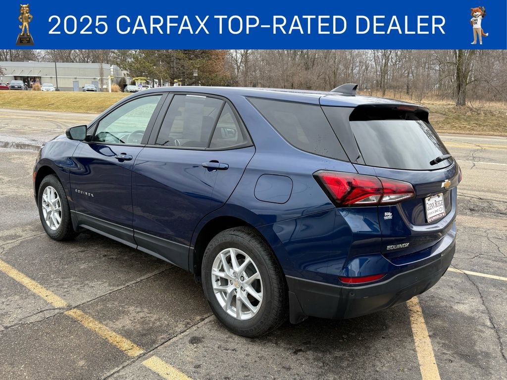 Certified 2023 Chevrolet Equinox LS w/ LS Convenience Package image 2