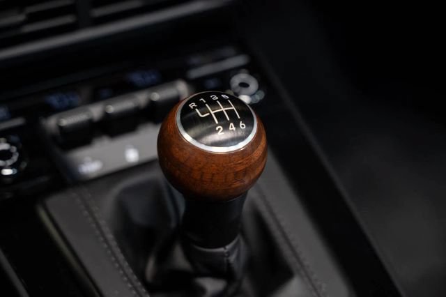 Used 2025 Porsche 911 Carrera T RWD image 22