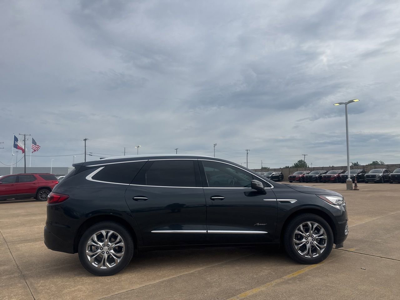 Used 2020 Buick Enclave Avenir w/ Avenir Technology Package FWD image 26