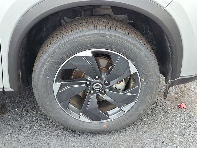 Used 2024 Nissan Rogue SV image 10