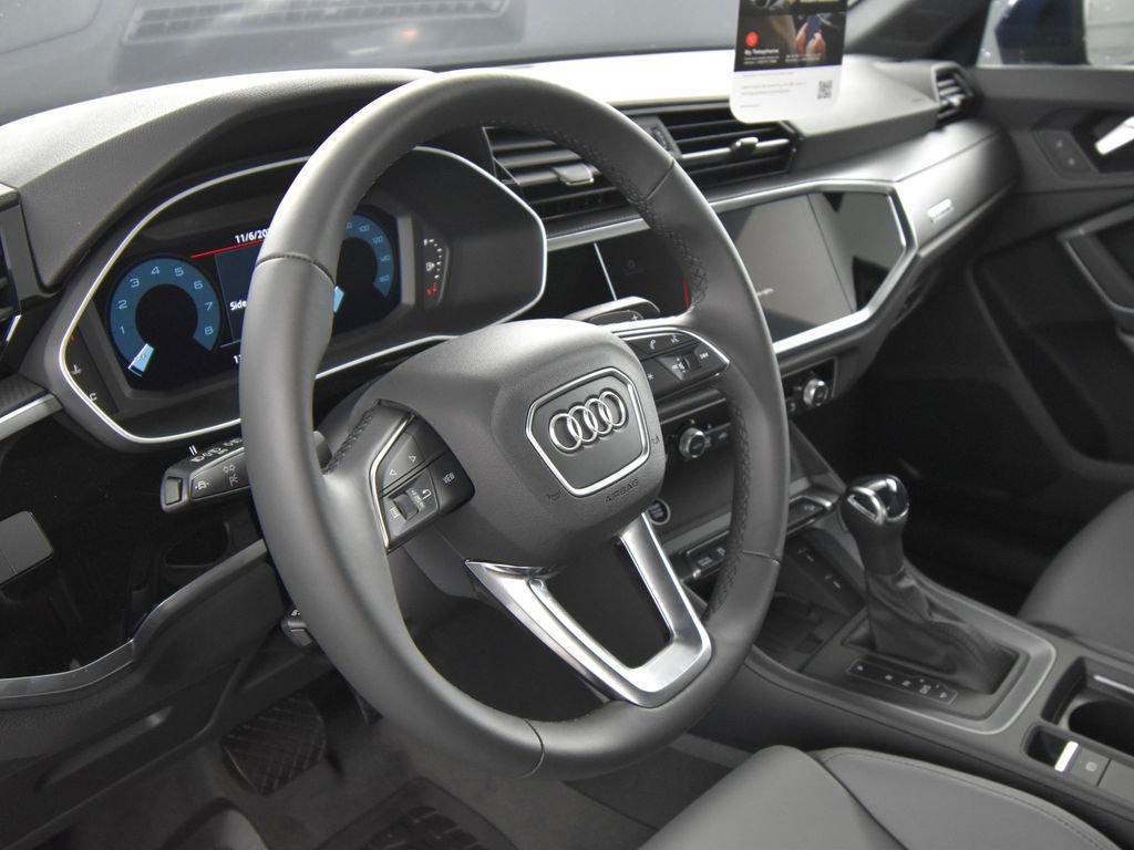 New 2025 Audi Q3 2.0T Premium image 12