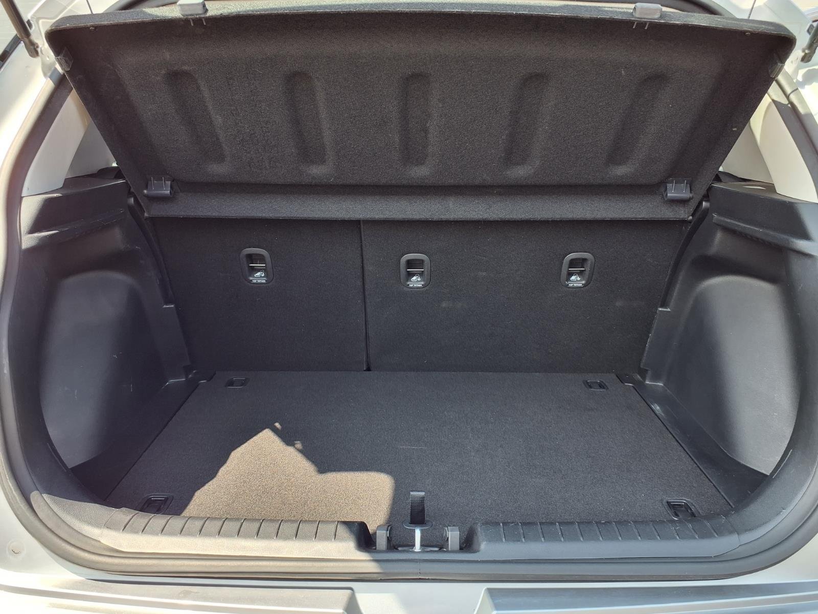 Used 2025 Hyundai Venue SEL FWD image 18