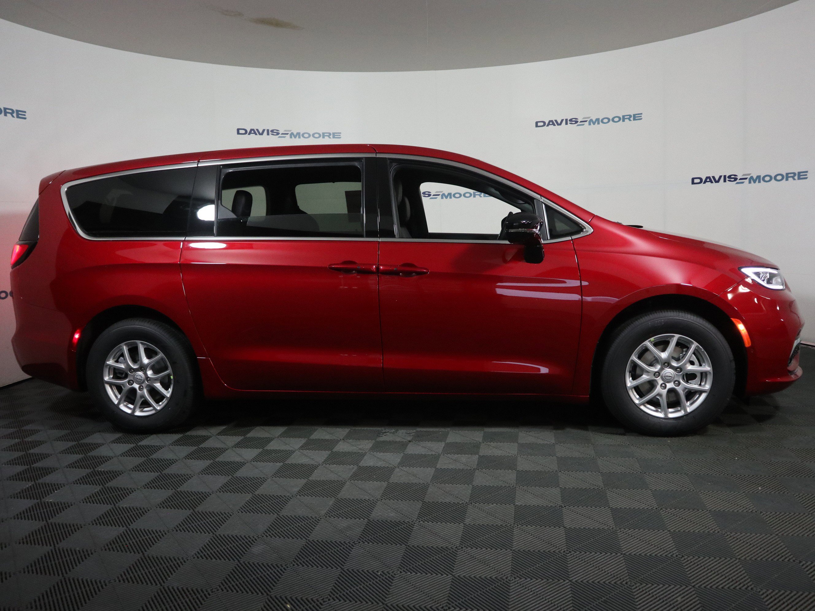 New 2026 Chrysler Pacifica Select image 4