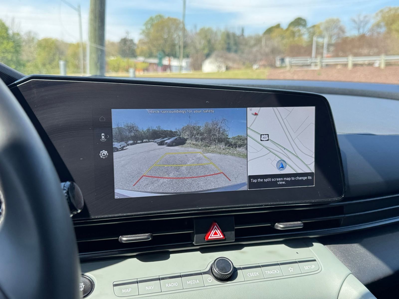 Used 2025 Hyundai Elantra Limited image 17