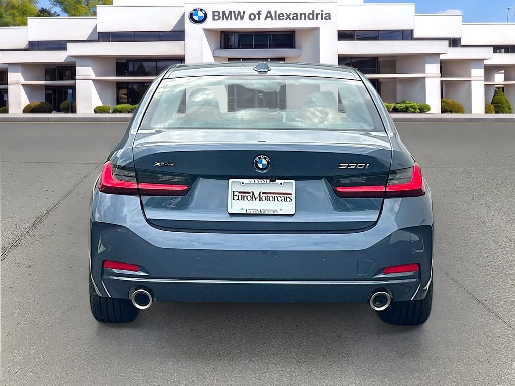 Used 2026 BMW 330i xDrive Sedan w/ Premium Package AWD/4WD image 6
