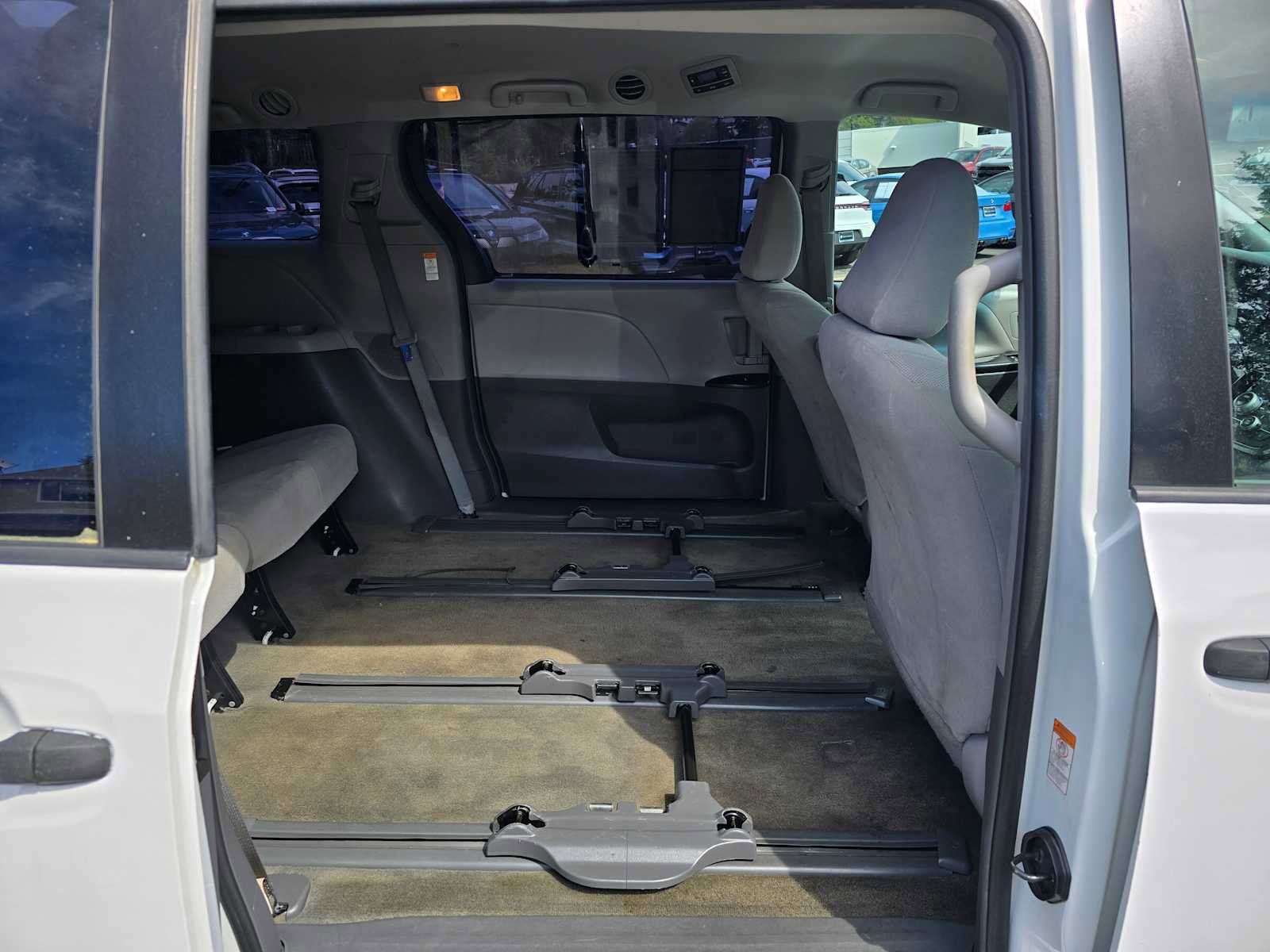 Used 2017 Toyota Sienna L FWD image 12