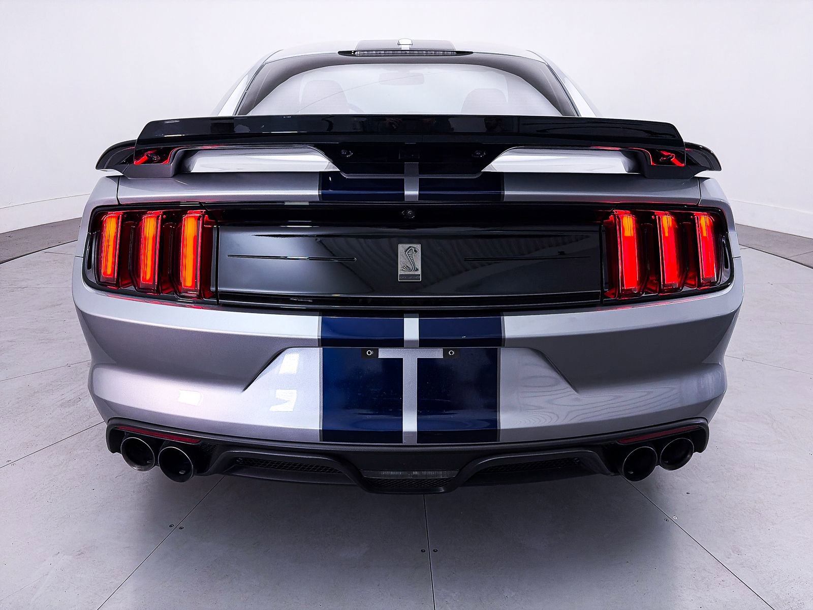Used 2020 Ford Mustang Shelby GT350 w/ Technology Package RWD image 16