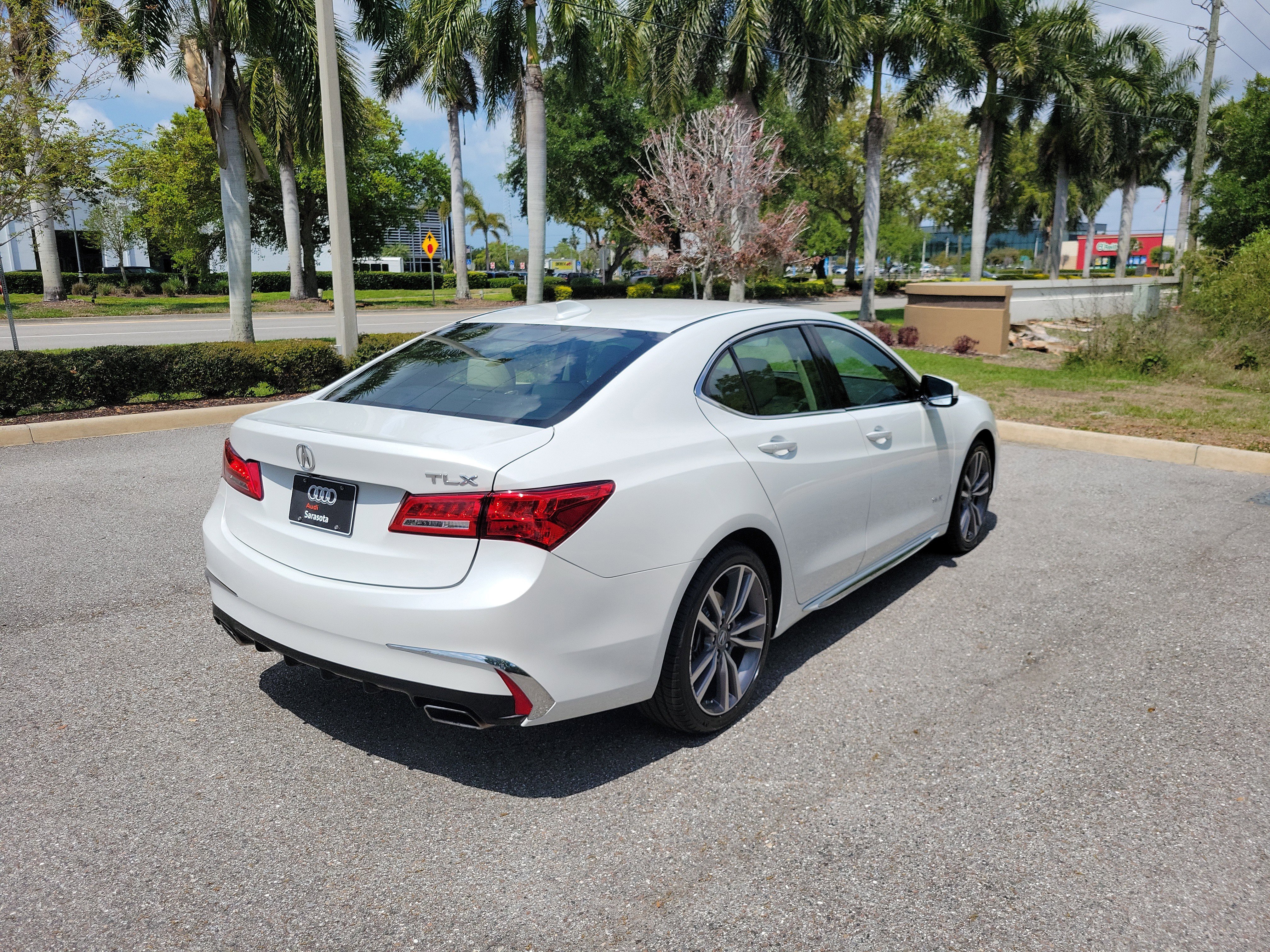 Used 2020 Acura TLX V6 w/ Technology Package image 4