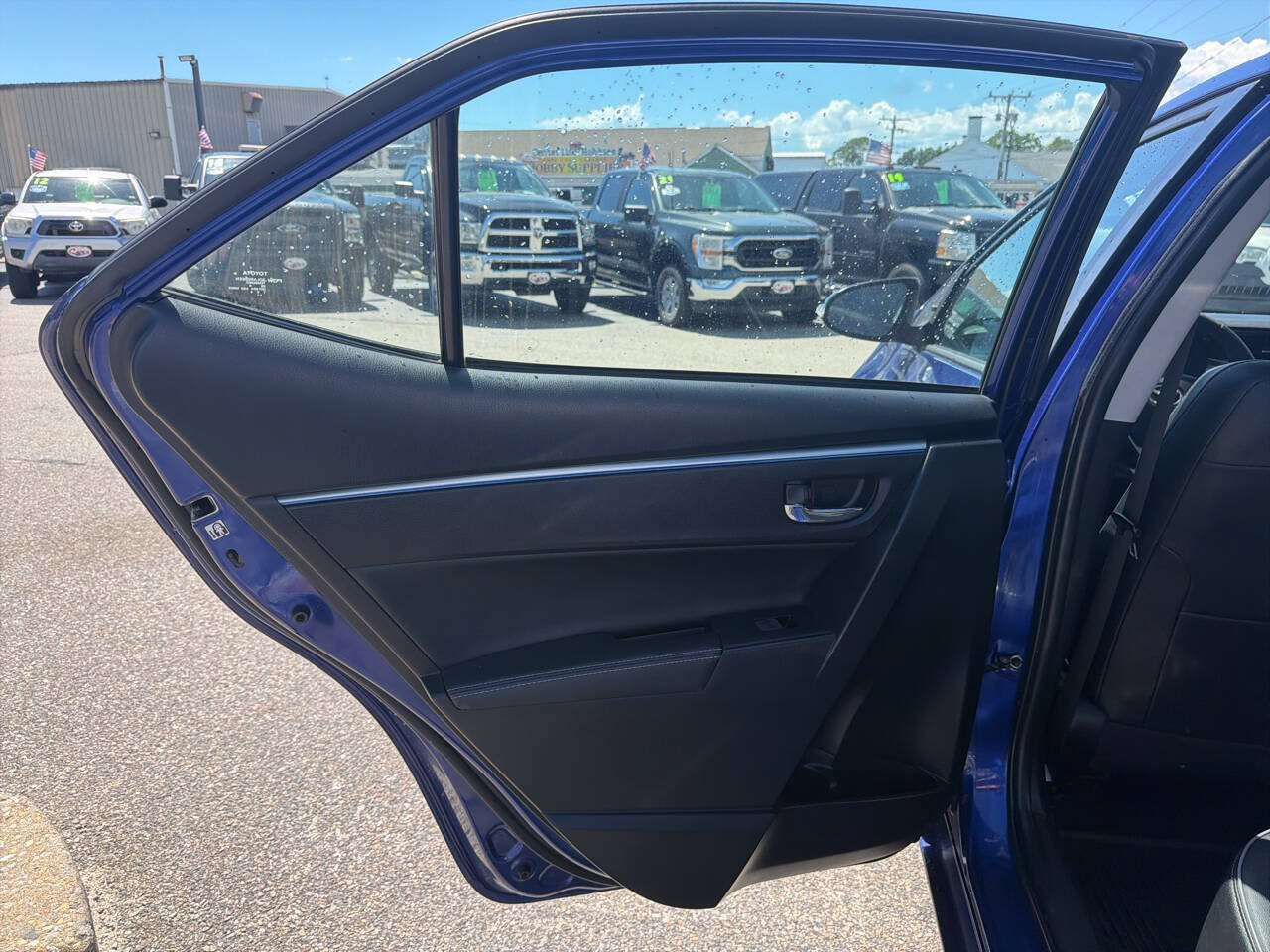 Used 2015 Toyota Corolla S FWD image 31
