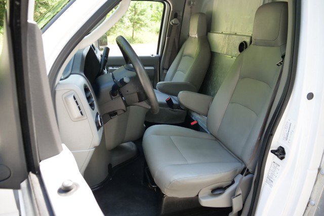 Used 2024 Ford E-450 and Econoline 450 Super Duty w/ Power Windows & Locks Group RWD image 16