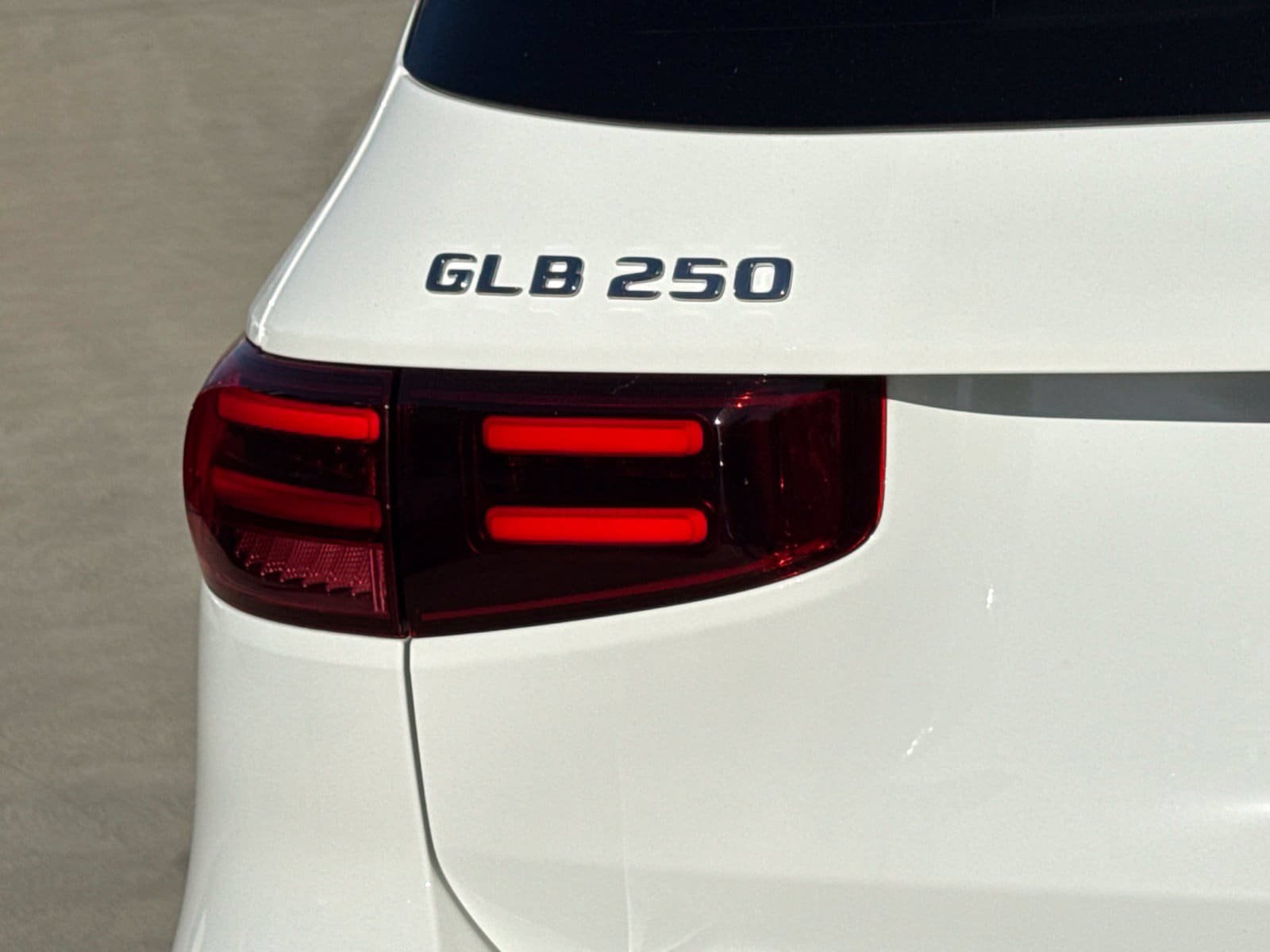New 2026 Mercedes-Benz GLB 250 4MATIC image 10