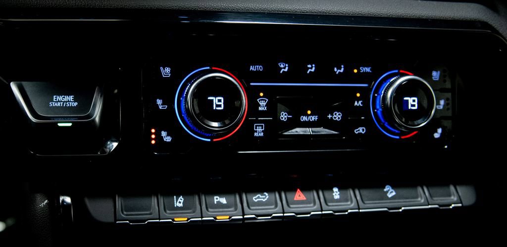 Used 2024 GMC Sierra 2500 AT4 w/ AT4 Preferred Package image 25