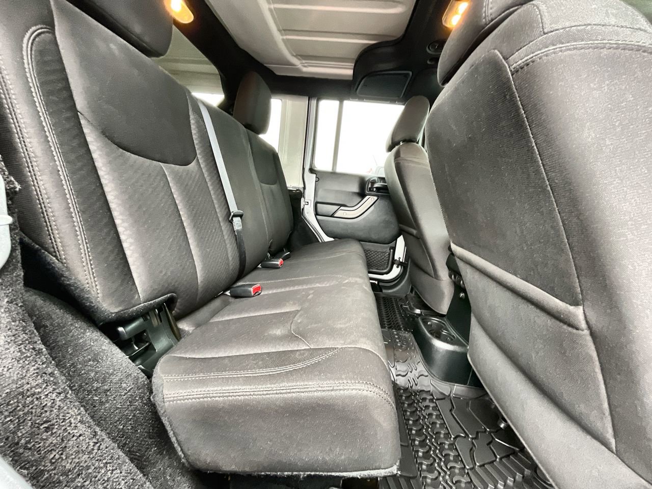 Used 2018 Jeep Wrangler Unlimited Sport S image 22