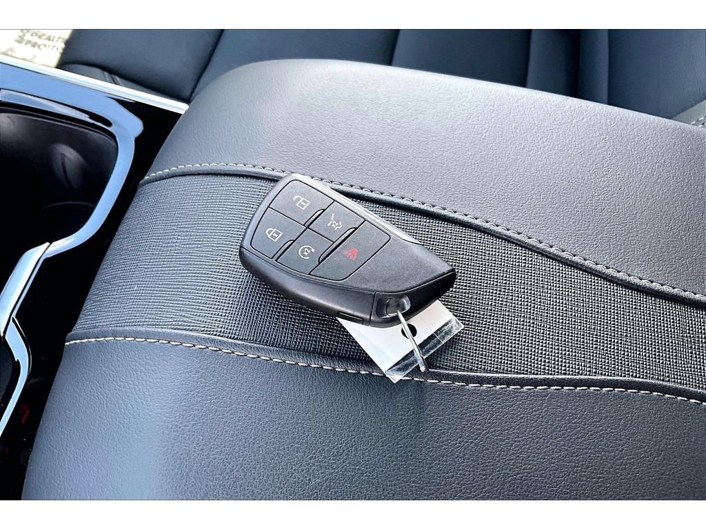 Used 2025 Buick Enclave Preferred AWD/4WD image 32