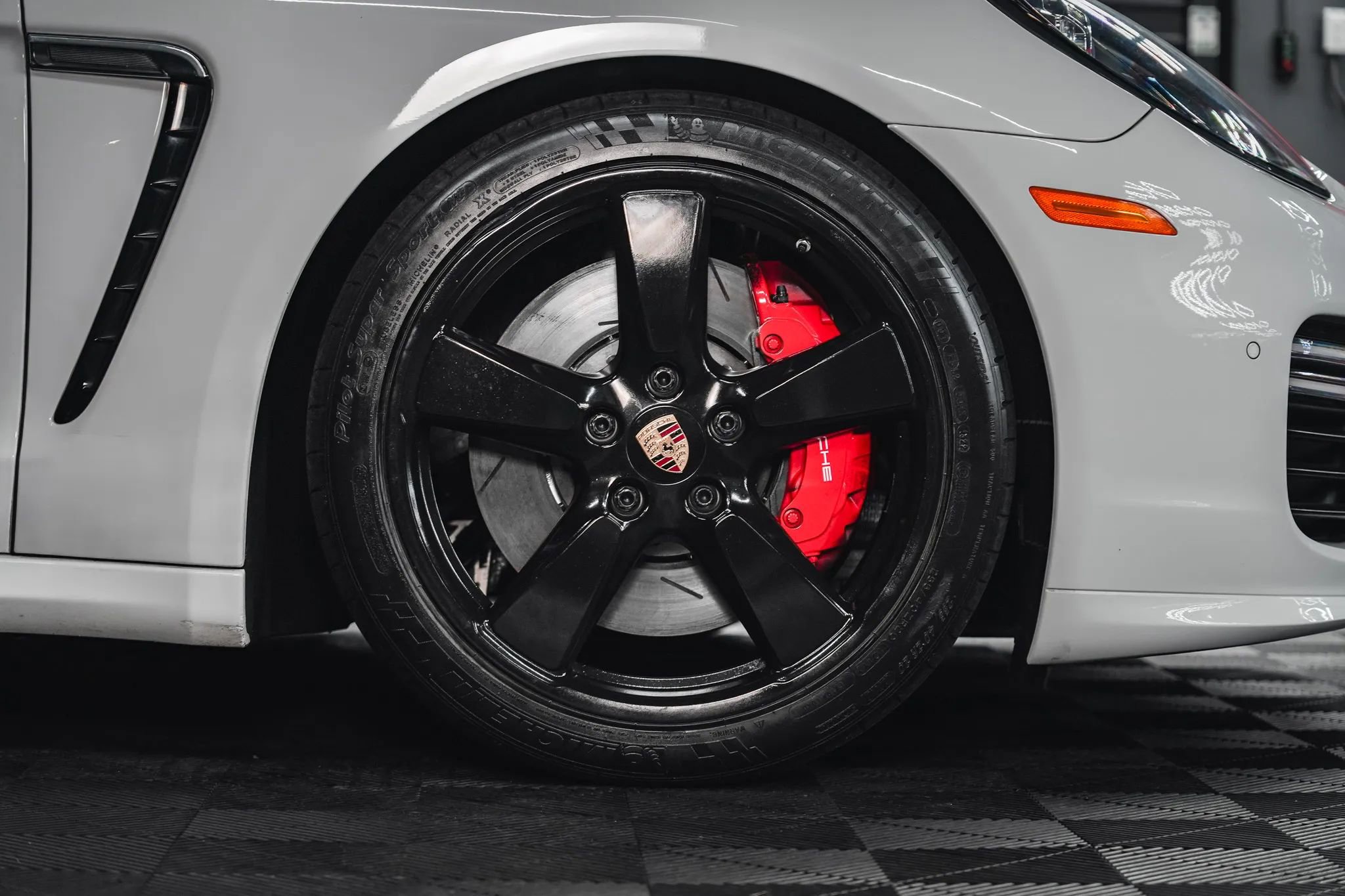 Used 2015 Porsche Panamera GTS w/ Premium Package Plus image 15