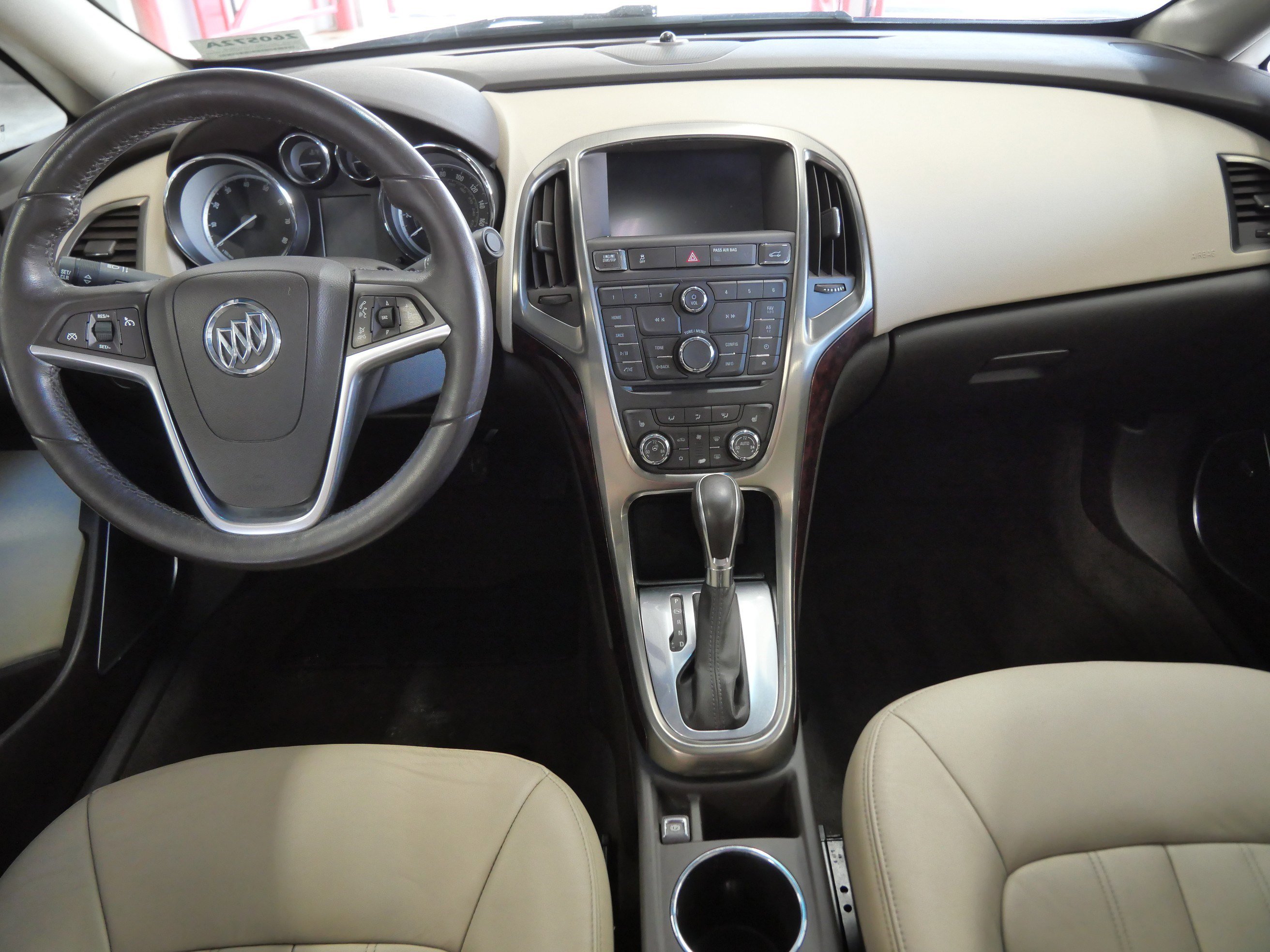 Used 2012 Buick Verano Leather image 10