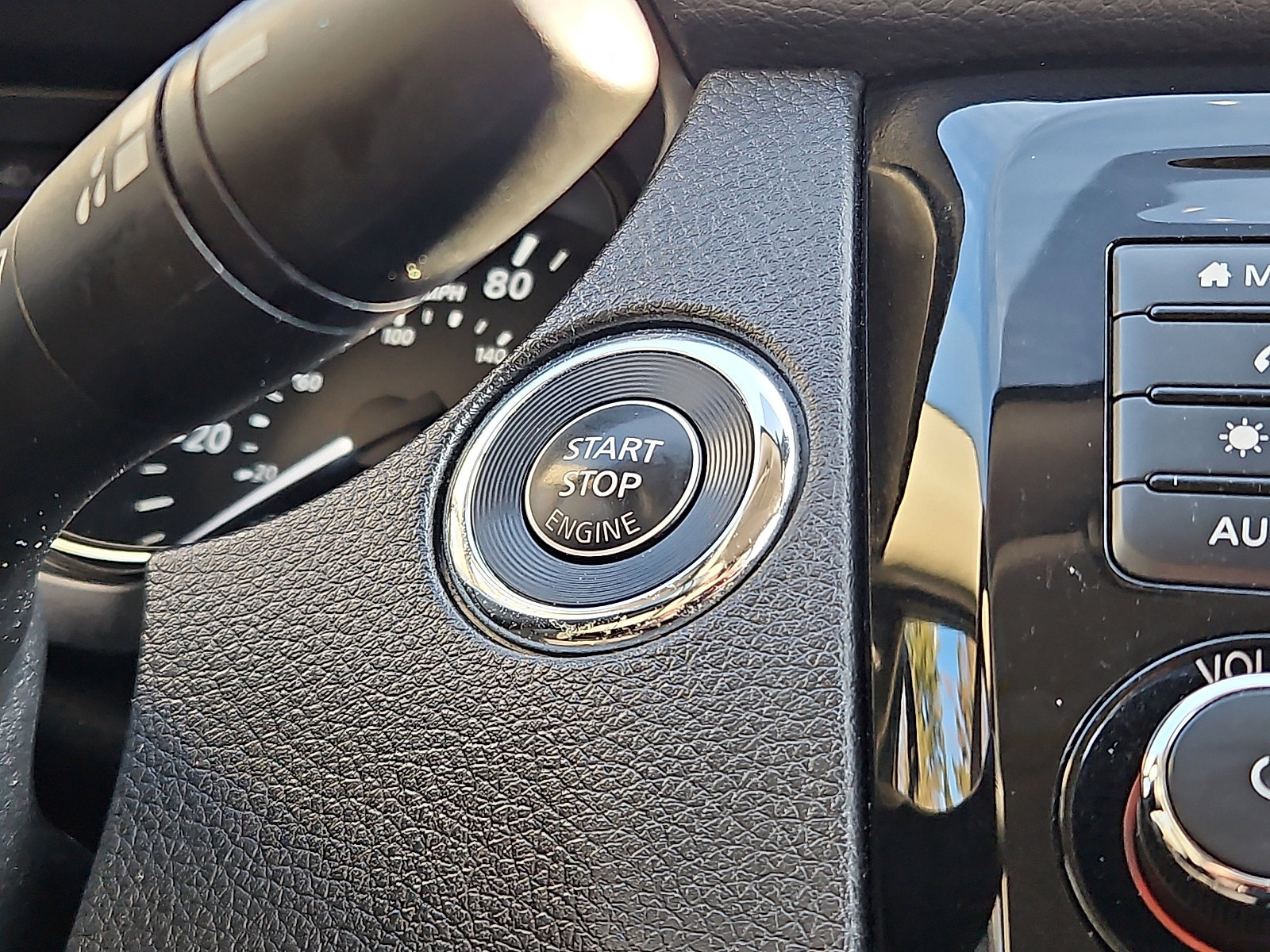 Certified 2019 Nissan Rogue SV image 21