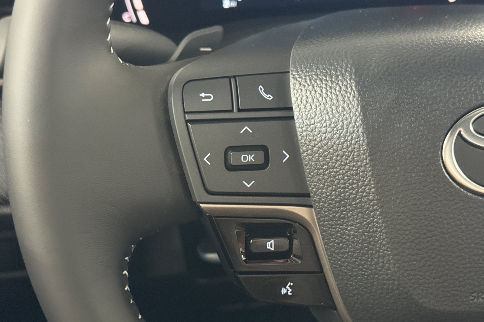 Used 2026 Toyota Camry SE FWD image 27