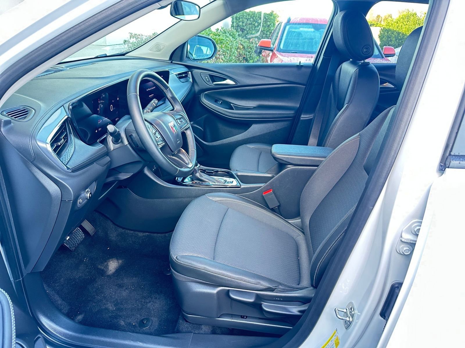 Used 2025 Buick Encore GX Preferred image 27