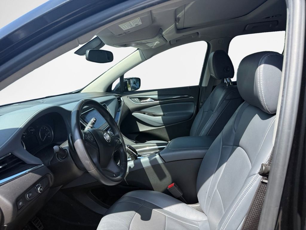 Used 2019 Buick Enclave Essence w/ LPO, Luxury Package image 17