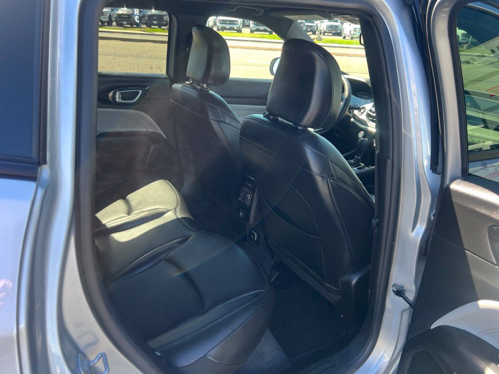 Used 2025 Jeep Compass Limited AWD/4WD image 41