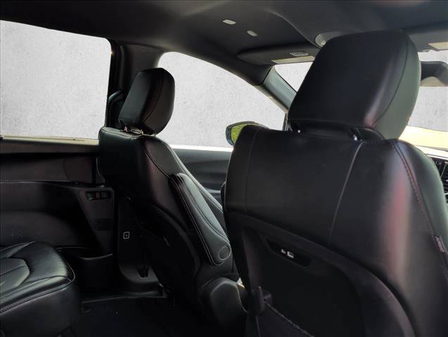 Used 2025 Chrysler Pacifica Select FWD image 22