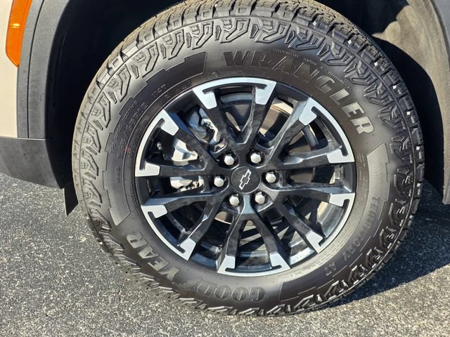 Used 2026 Chevrolet Traverse Z71 w/ LPO, Floor Liner Package AWD/4WD image 6