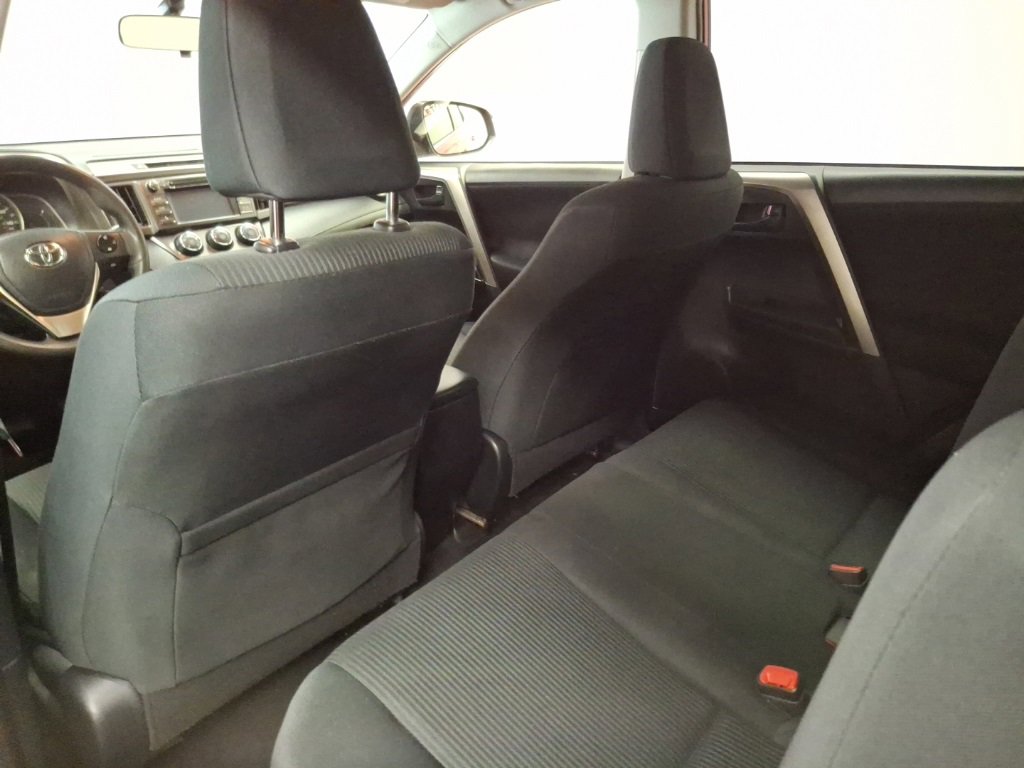 Used 2015 Toyota RAV4 LE image 13