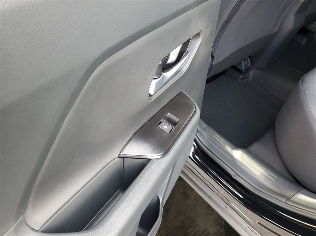 Used 2025 Nissan Kicks SV image 36