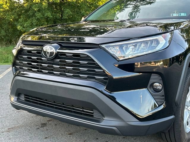 Used 2021 Toyota RAV4 XLE w/ XLE Grade Weather Package AWD/4WD image 10