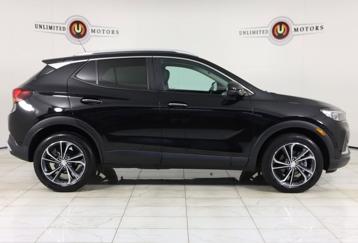Used 2023 Buick Encore GX Select FWD image 2