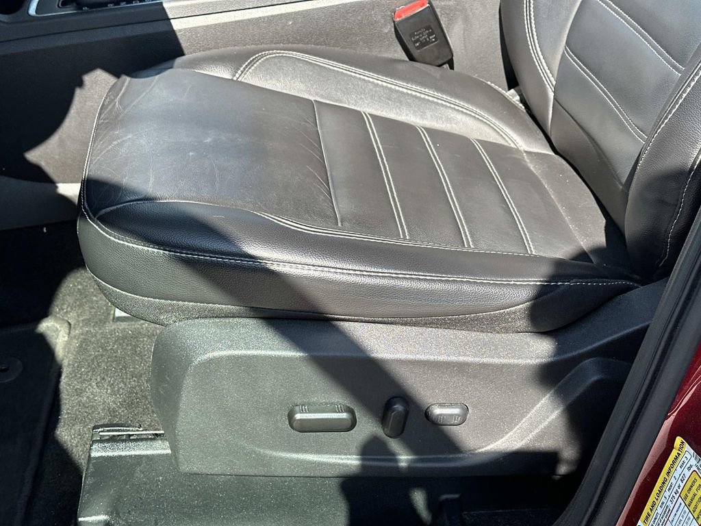 Used 2017 Ford Escape Titanium AWD/4WD image 17