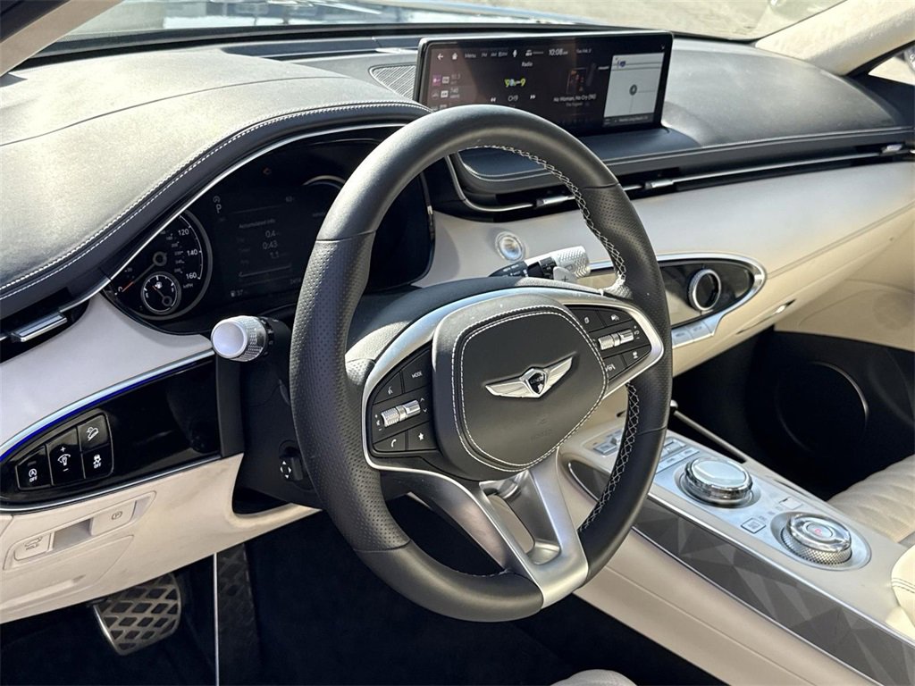 Used 2025 Genesis GV70 3.5T Sport w/ Sport Advanced Package image 9