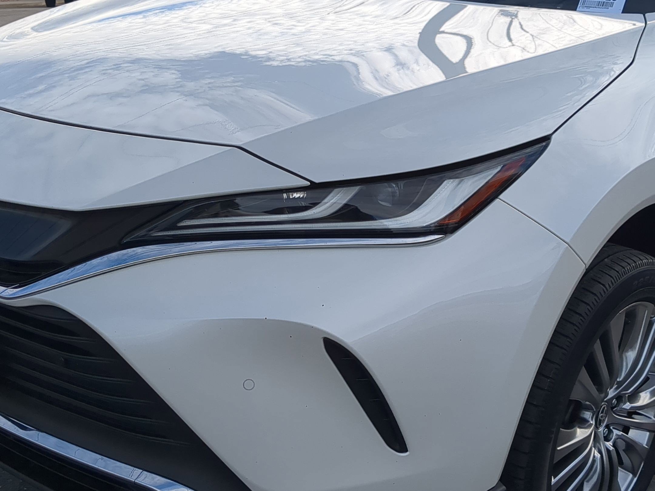 Used 2021 Toyota Venza Limited image 11