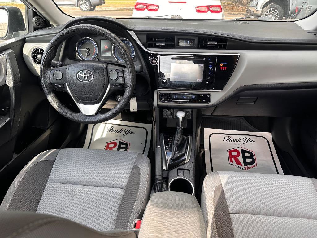 Used 2019 Toyota Corolla LE FWD image 17