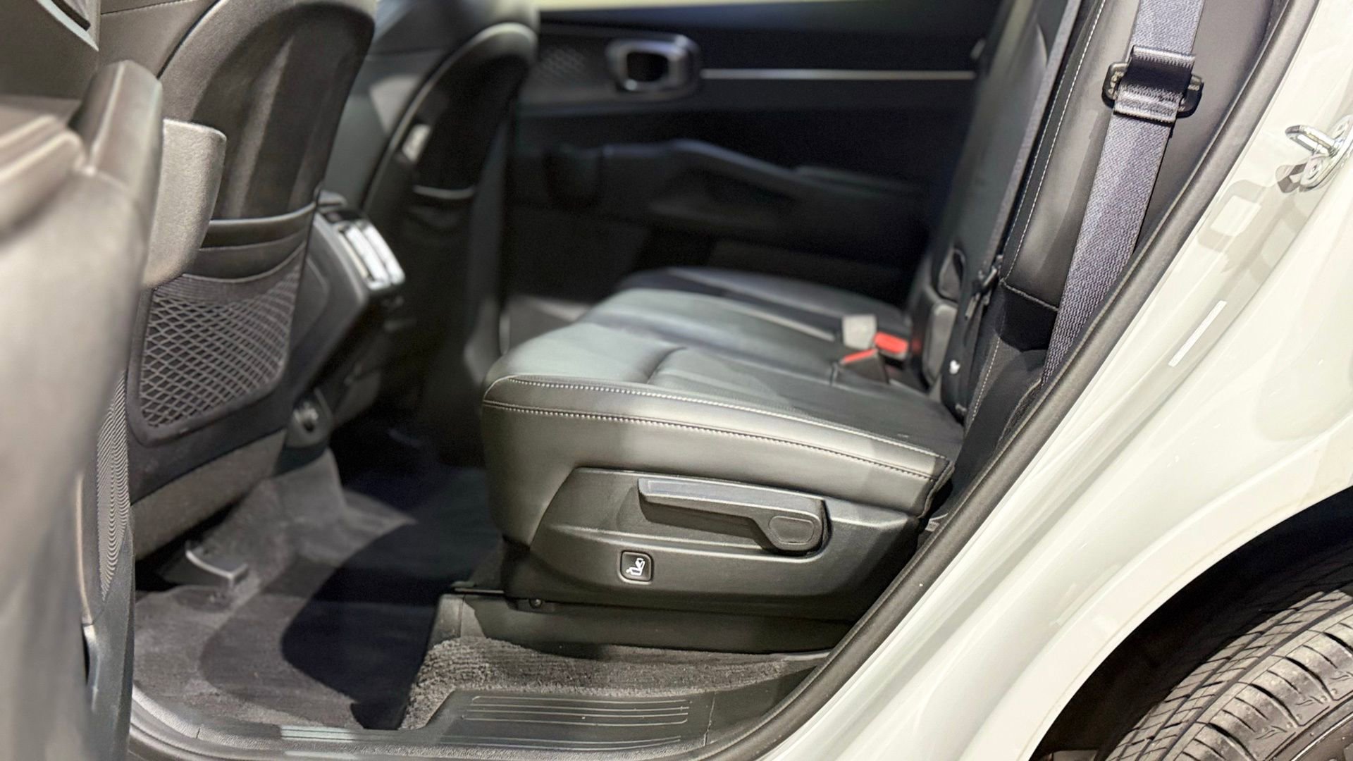 Used 2024 Kia Sorento S w/ Panoramic Sunroof Package image 56