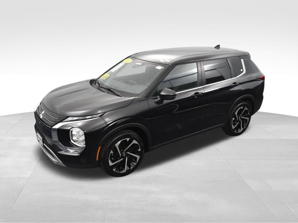 Used 2023 Mitsubishi Outlander SE image 43