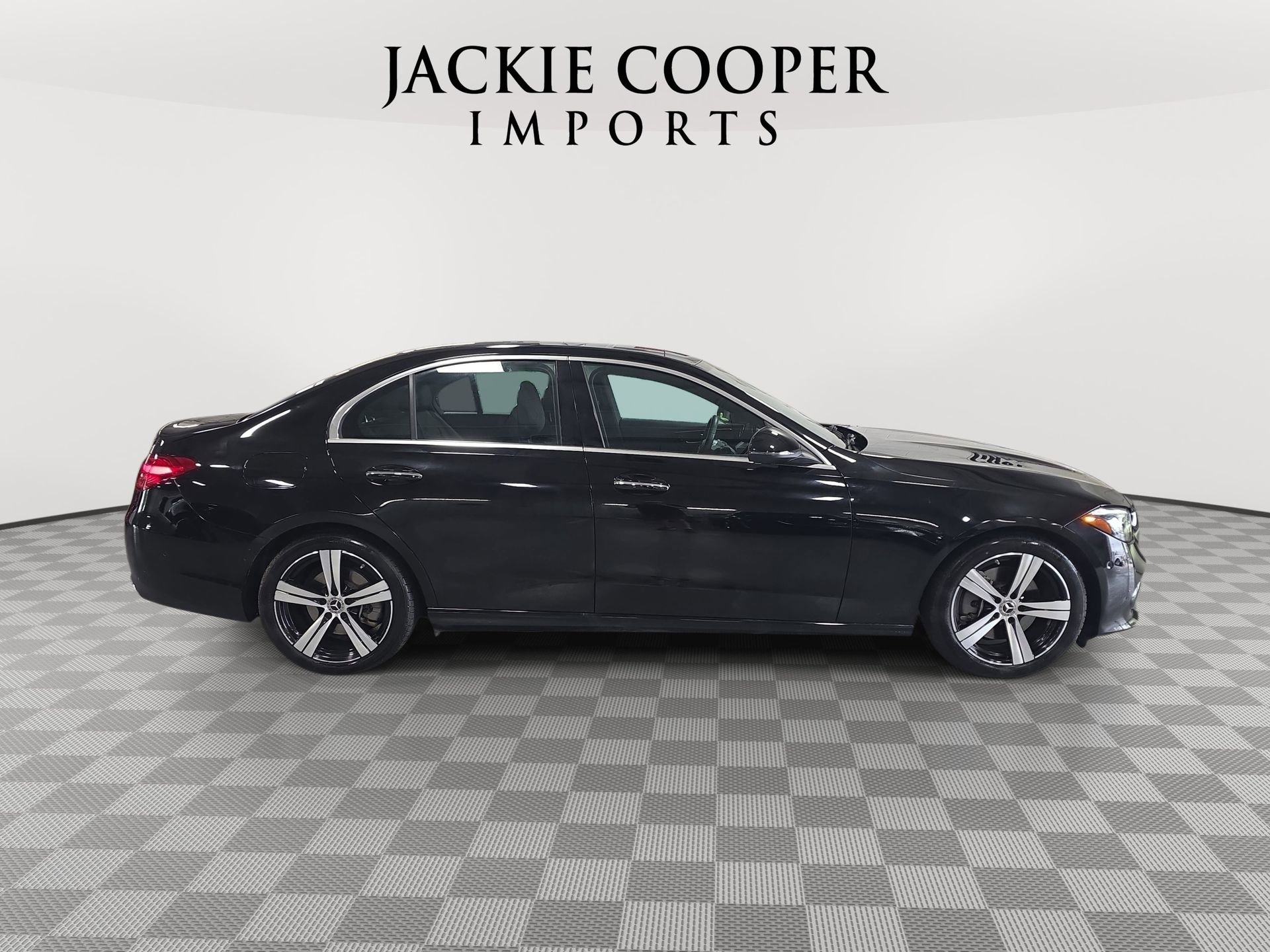 Certified 2025 Mercedes-Benz C 300 4MATIC Sedan image 4