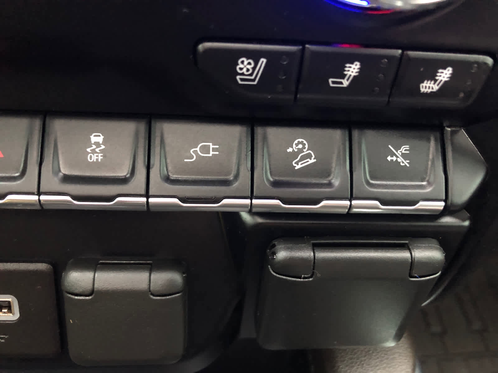 Used 2021 GMC Sierra 2500 Denali w/ Denali Ultimate Package image 23