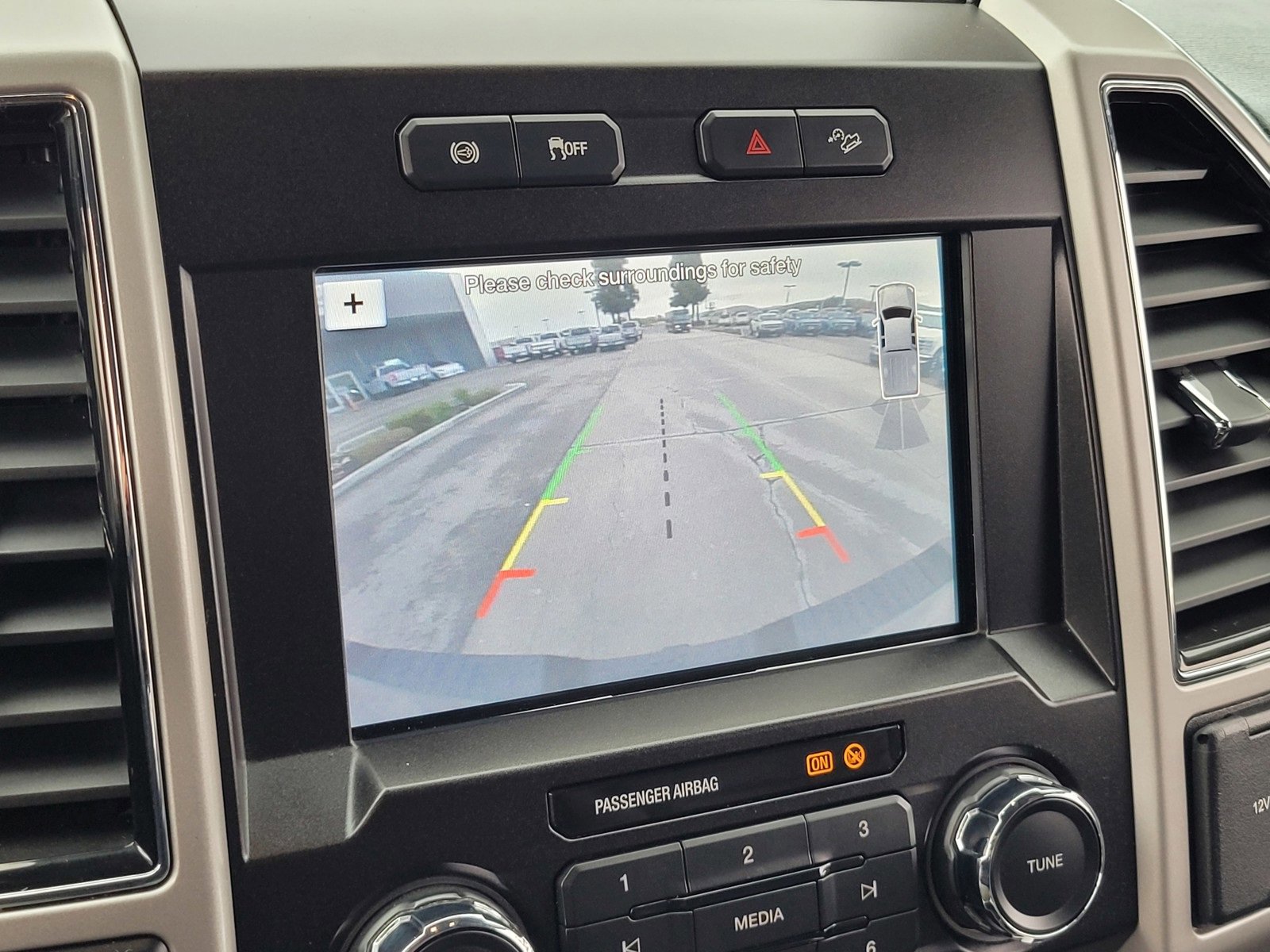 Used 2019 Ford F250 Lariat w/ Lariat Value Package image 27