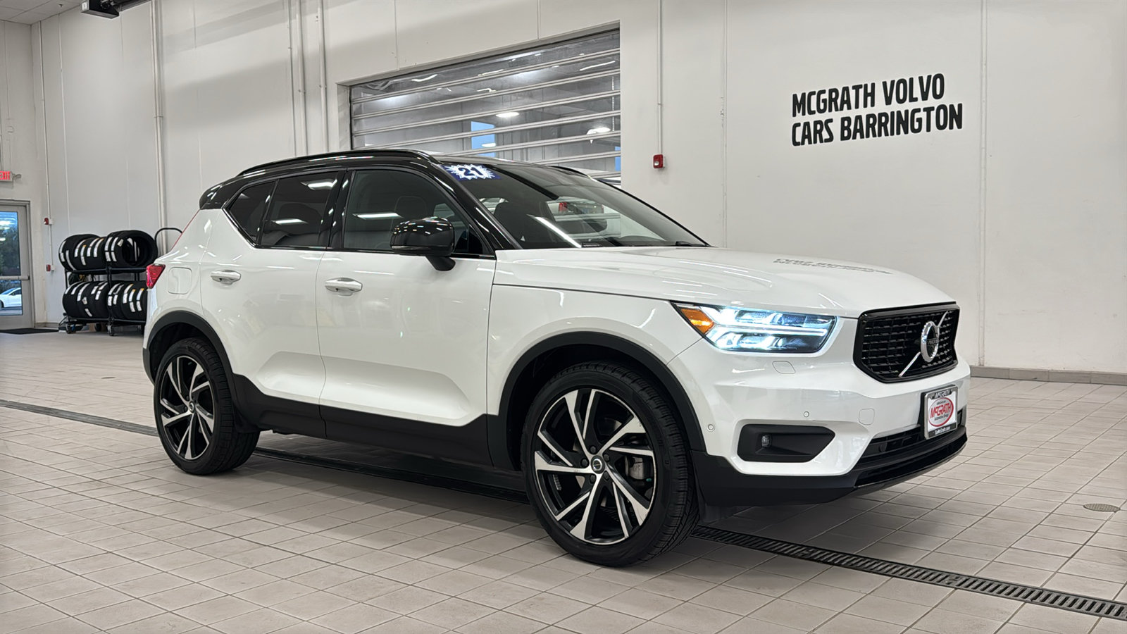 Used 2021 Volvo XC40 T5 R-Design w/ Protection Package AWD/4WD image 3