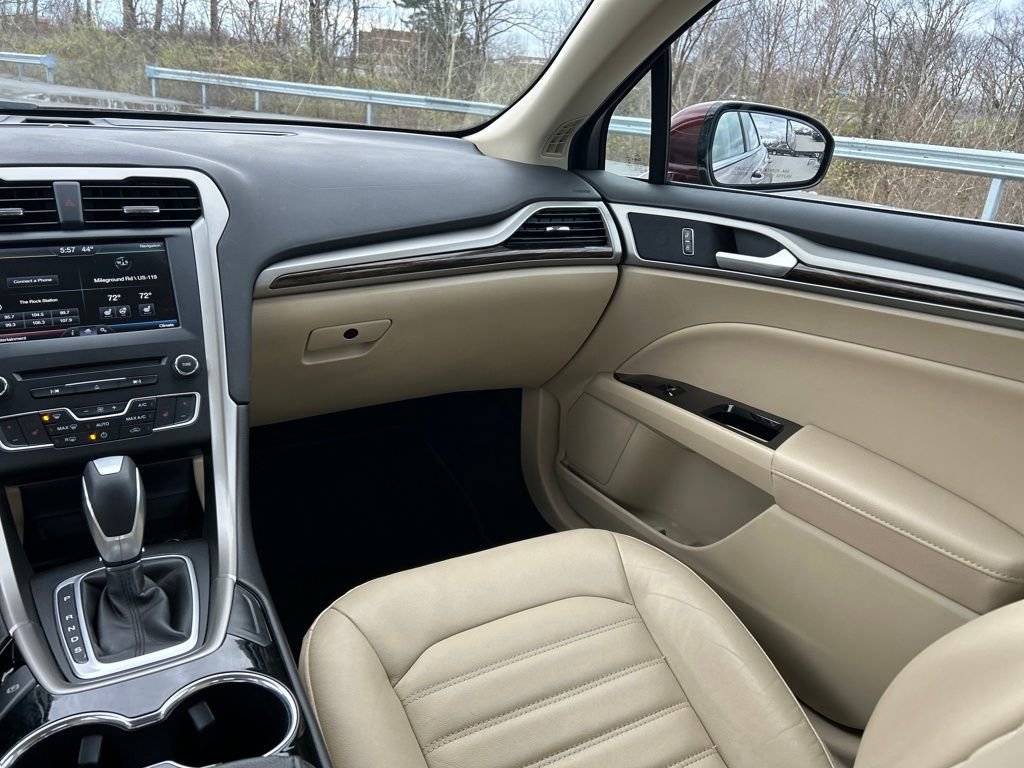 Used 2016 Ford Fusion SE w/ Equipment Group 202A image 10