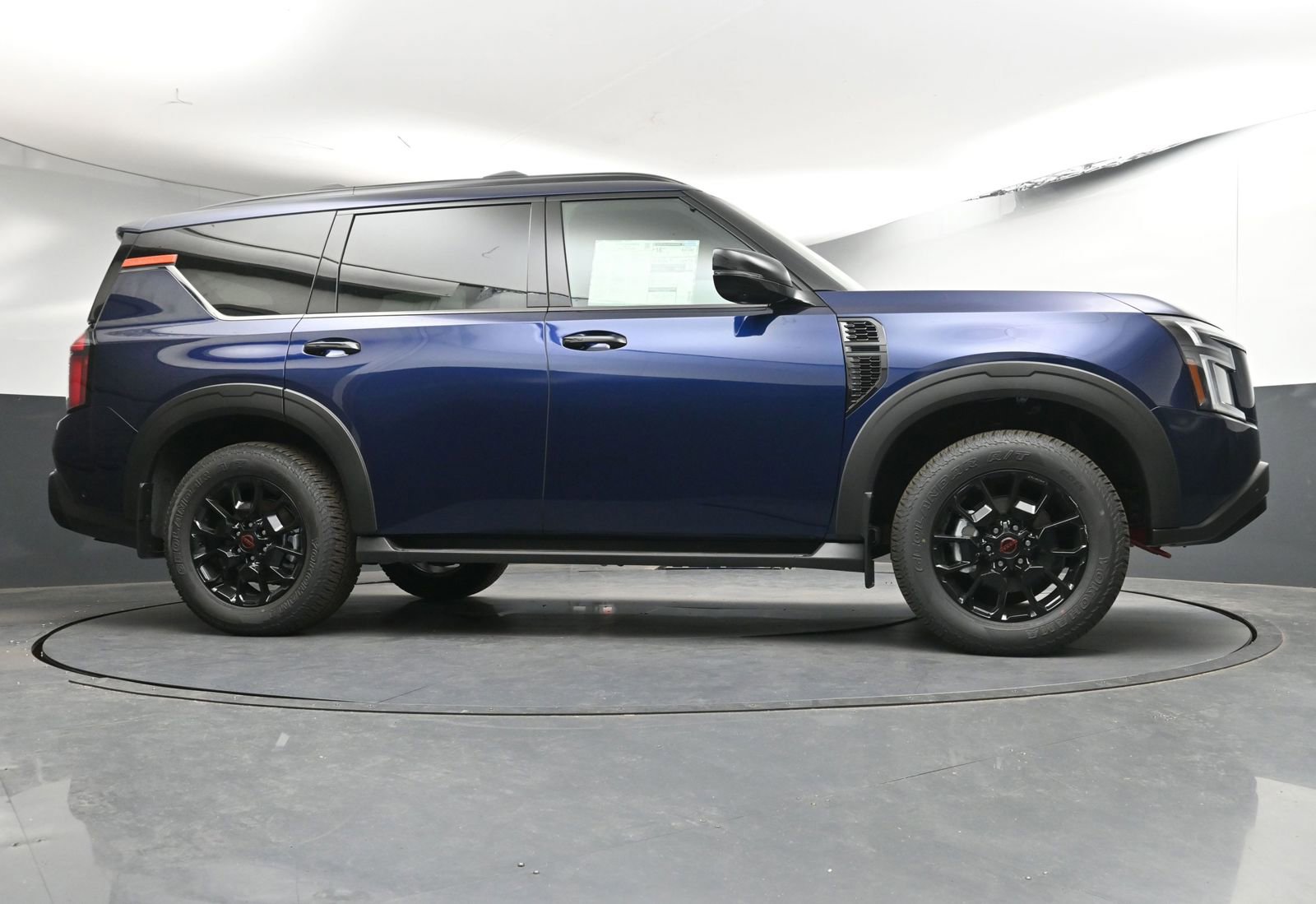 New 2026 Nissan Armada PRO-4X w/ Captain's Chari Seat Package AWD/4WD image 26
