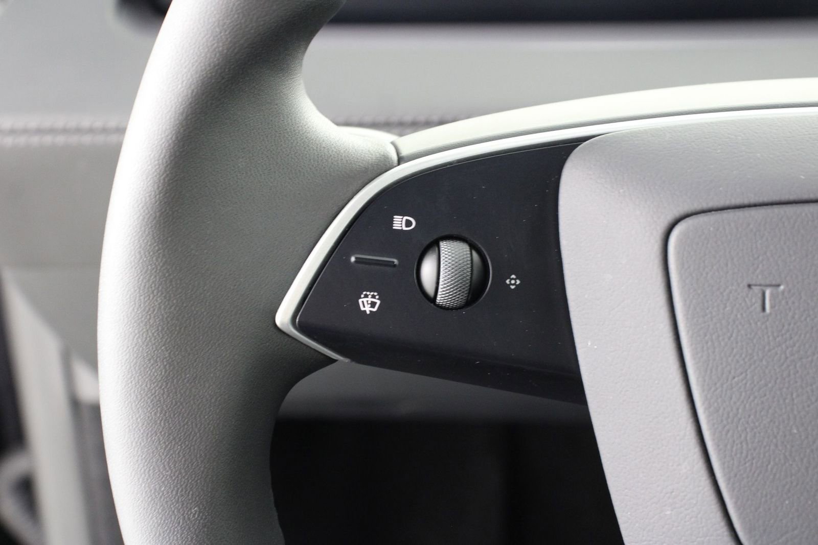 Used 2026 Tesla Model Y 2WD image 10