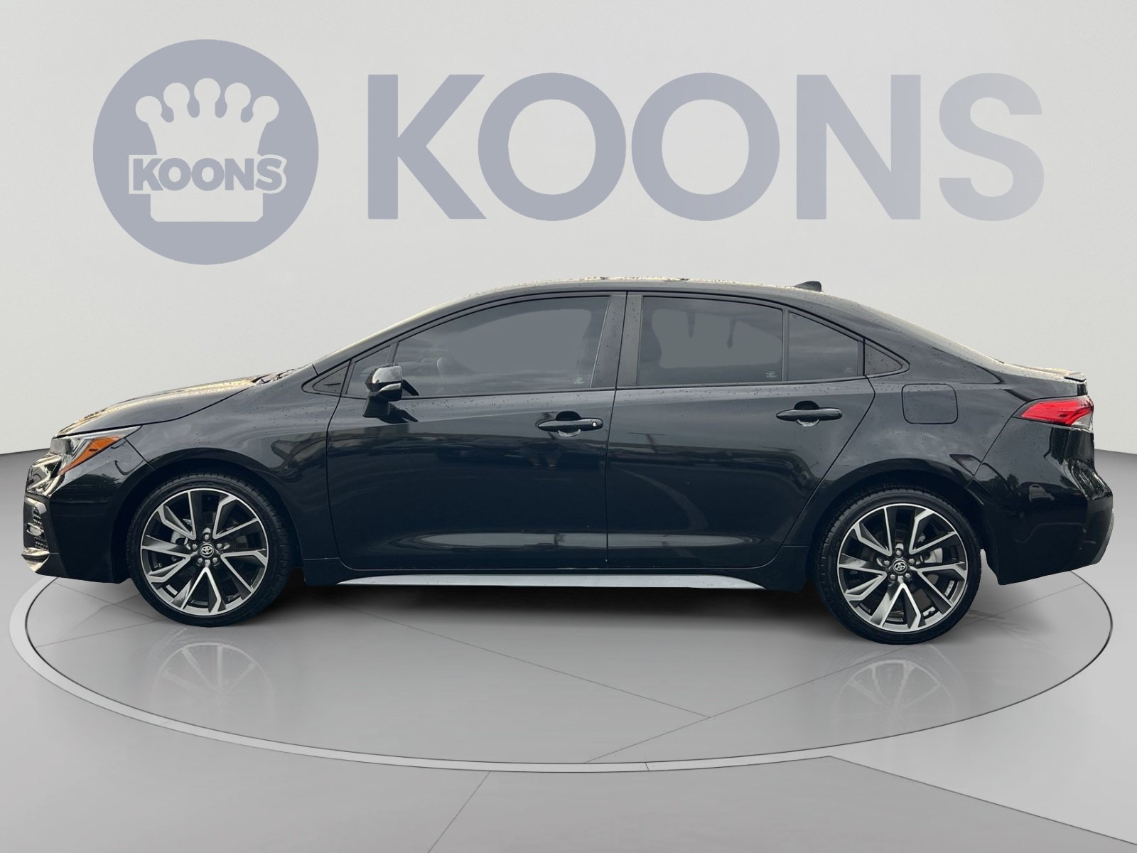 Used 2022 Toyota Corolla SE FWD image 2