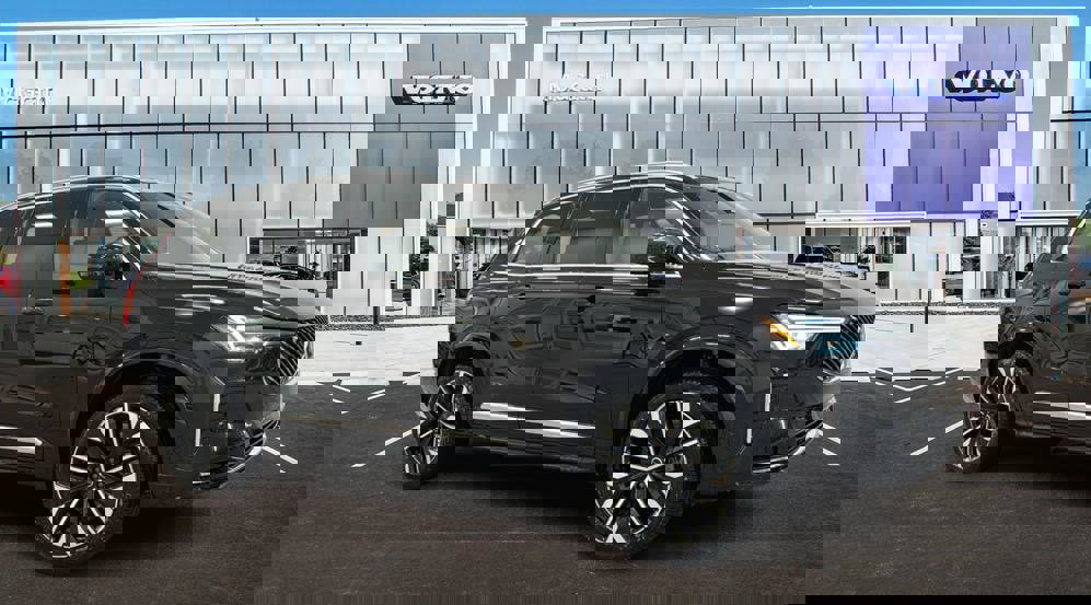 Used 2026 Volvo XC90 T8 Plus w/ Protection Package Premier