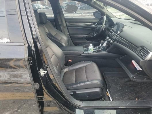 Used 2018 Honda Accord Sport image 5