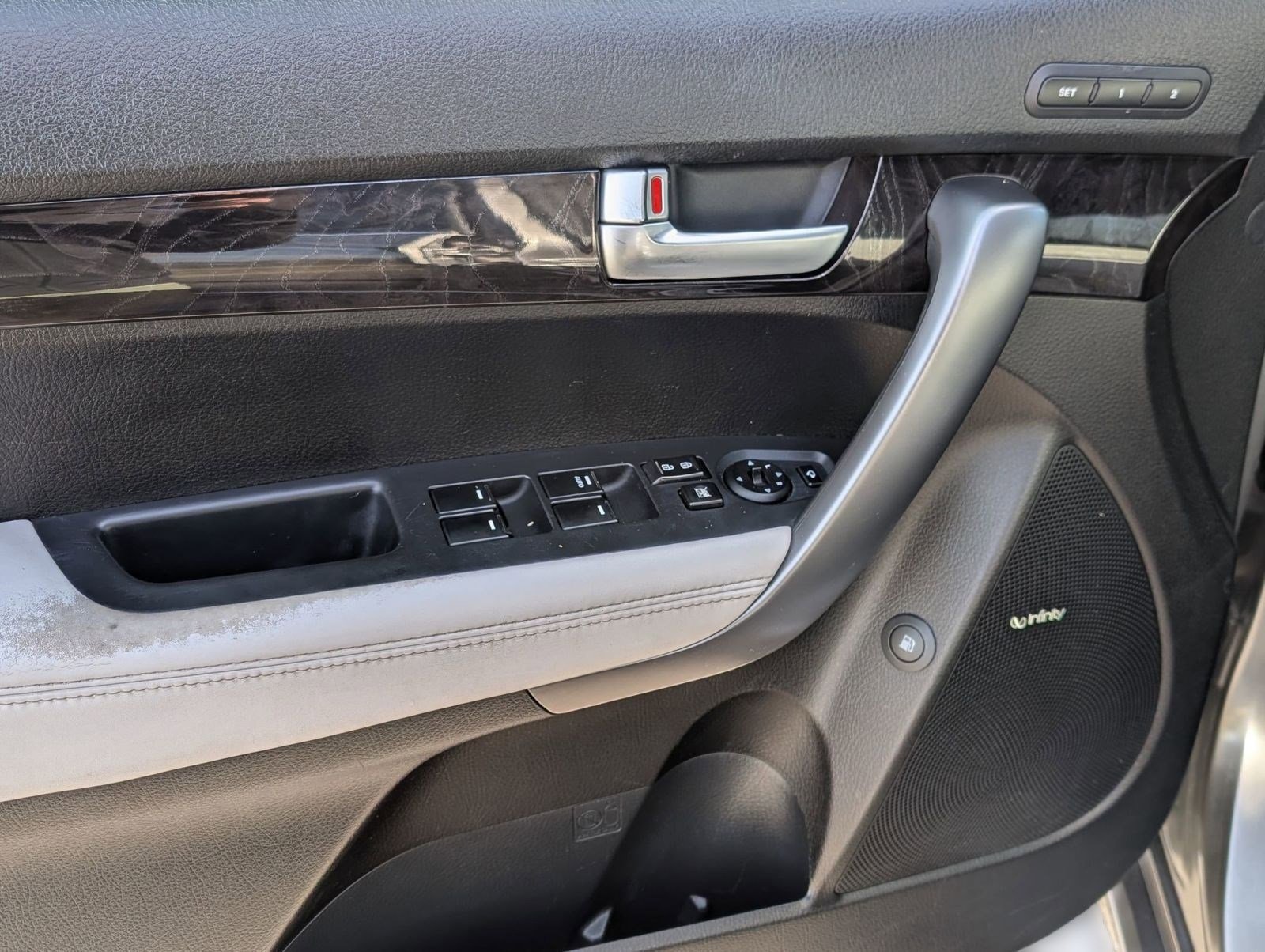 Used 2014 Kia Sorento SX w/ 3rd Row Package image 13