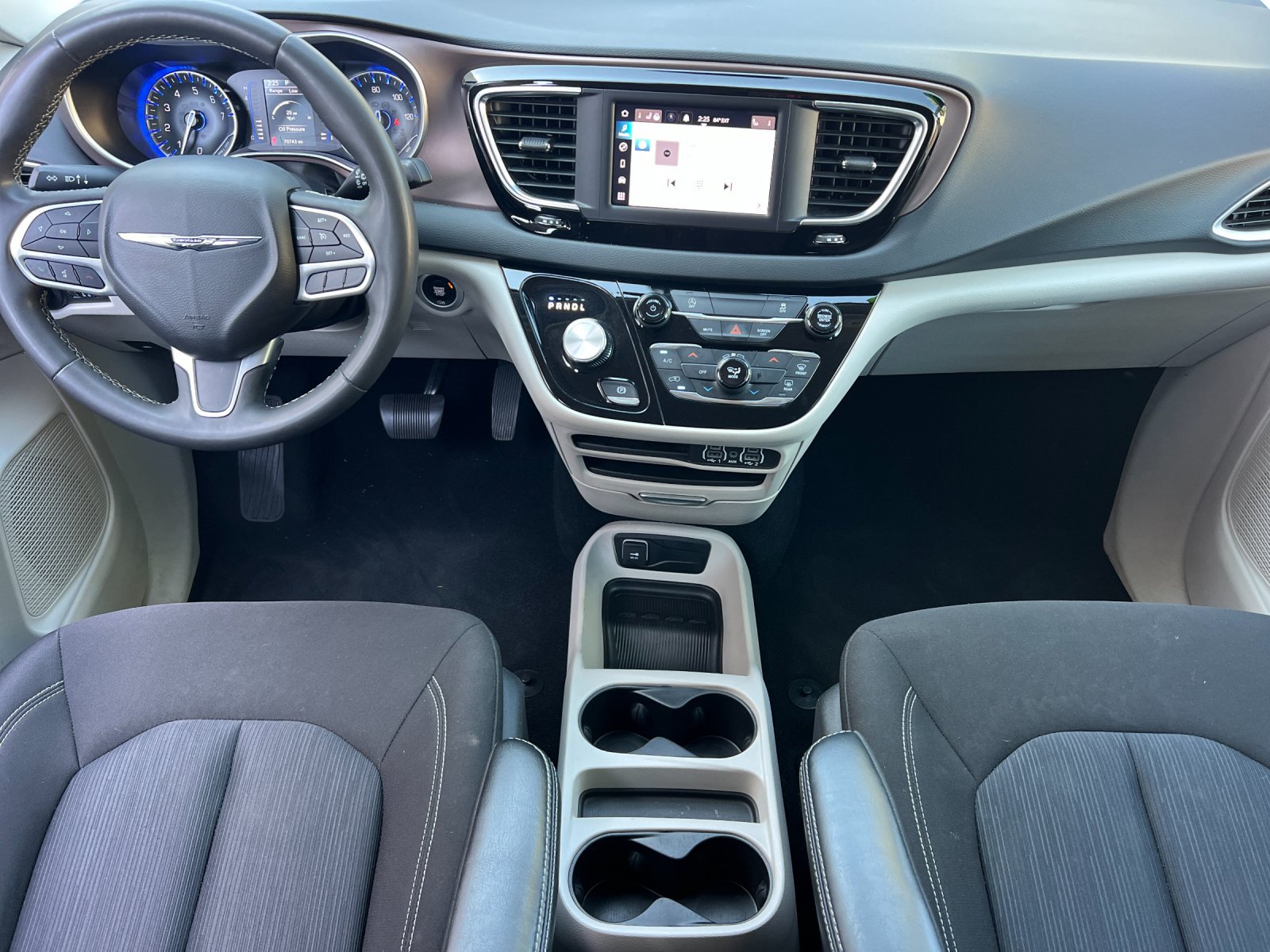 Used 2023 Chrysler Voyager LX FWD image 13