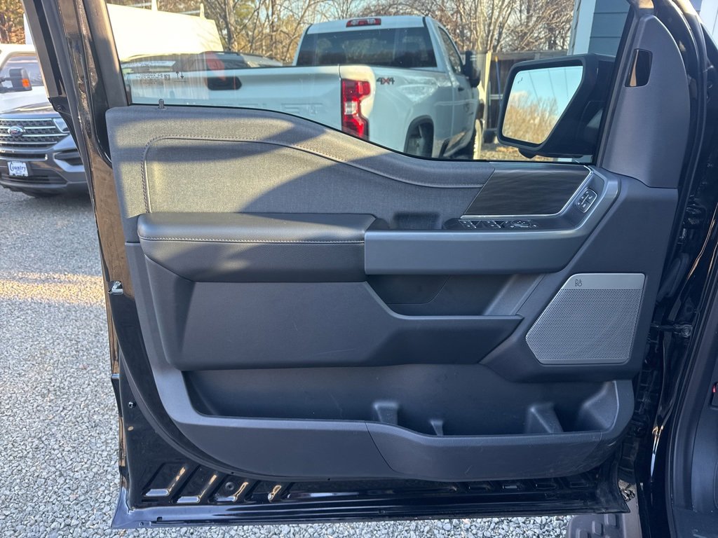 Used 2024 Ford F150 Lightning Lariat image 17